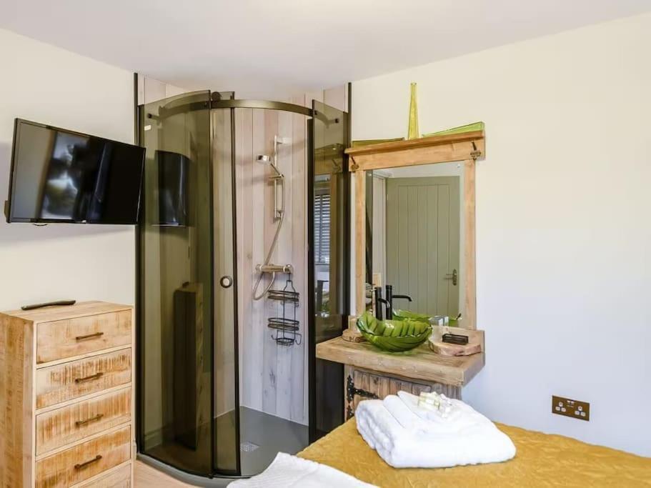Orchard Retreat Staycation Бостон Экстерьер фото